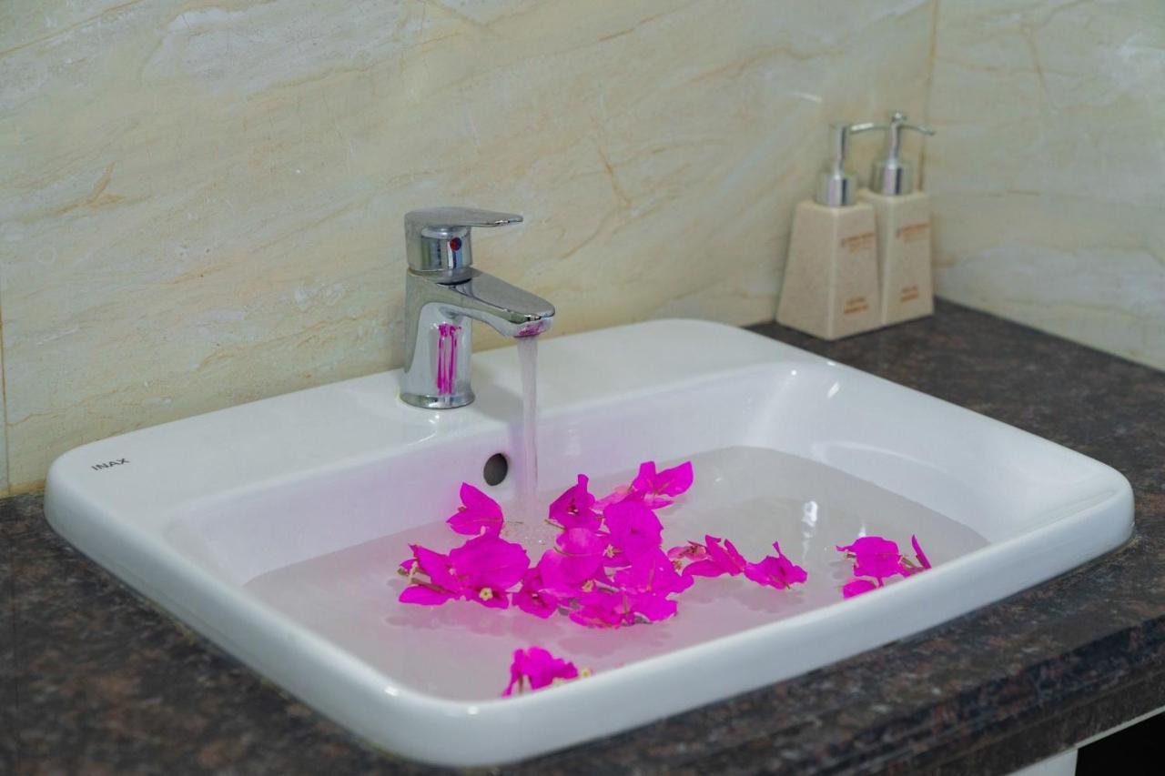 Ninh Binh Premier Hotel Buitenkant foto